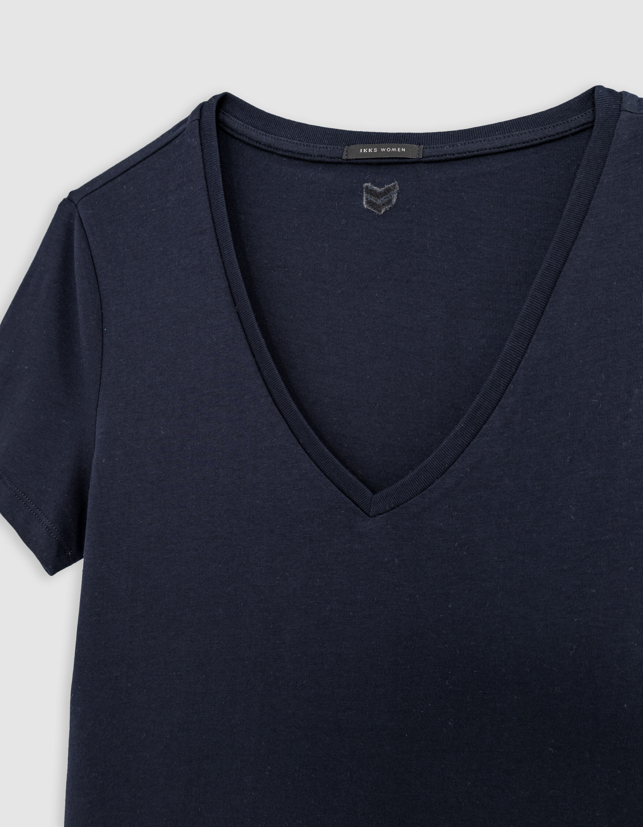 Tee-shirt encolure V marine broderie chevrons dos Femme