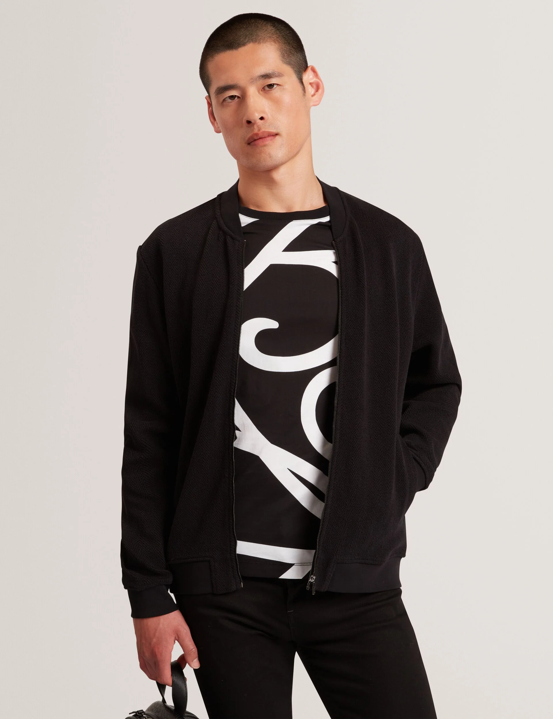 BRANIS | BLACK