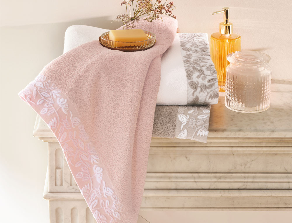 Linge de bainPétales de rosée