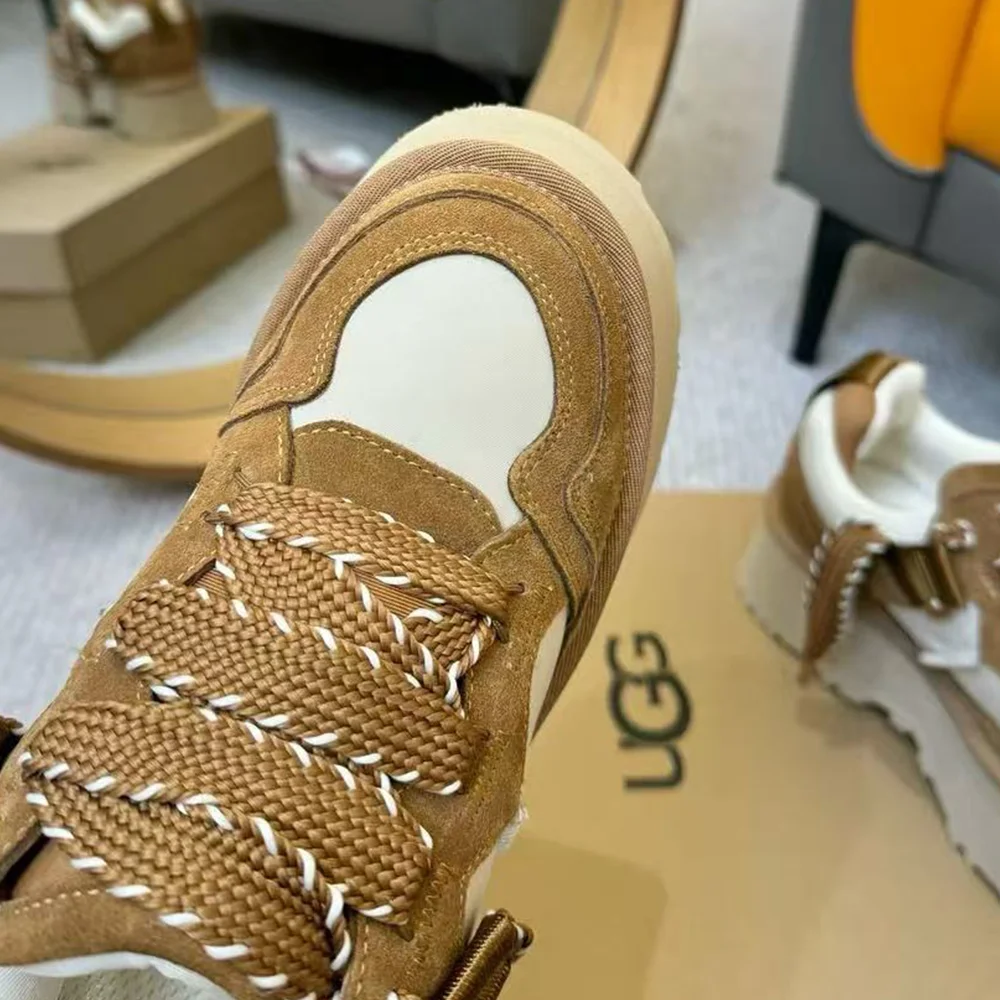 UGG Astromel