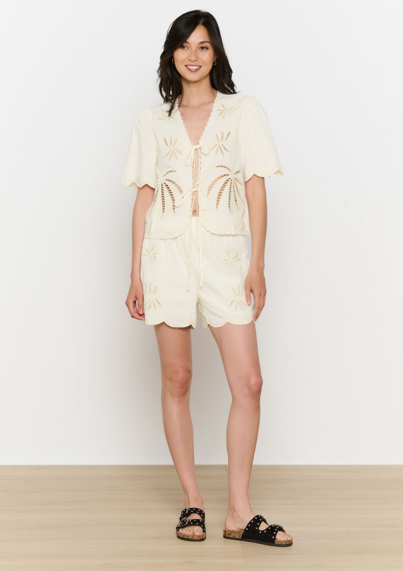 Blouse met strik en openwerk