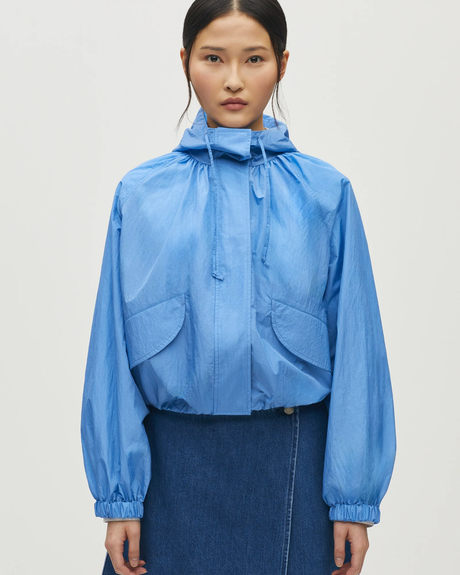 Parka courte ultra-légère en nylon déperlant