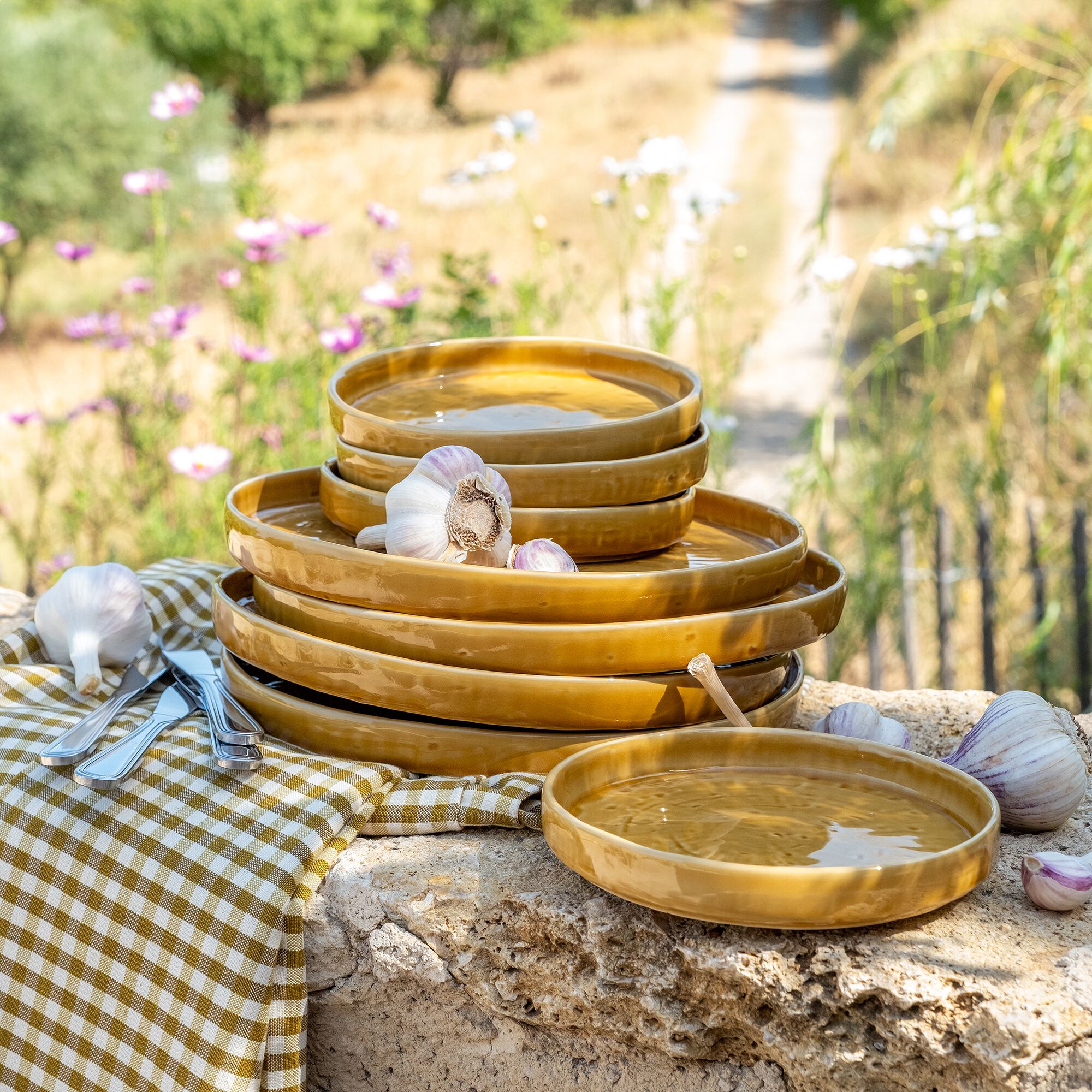 AMARELLO - Assiette plate en grès D27,5cm - jaune argan