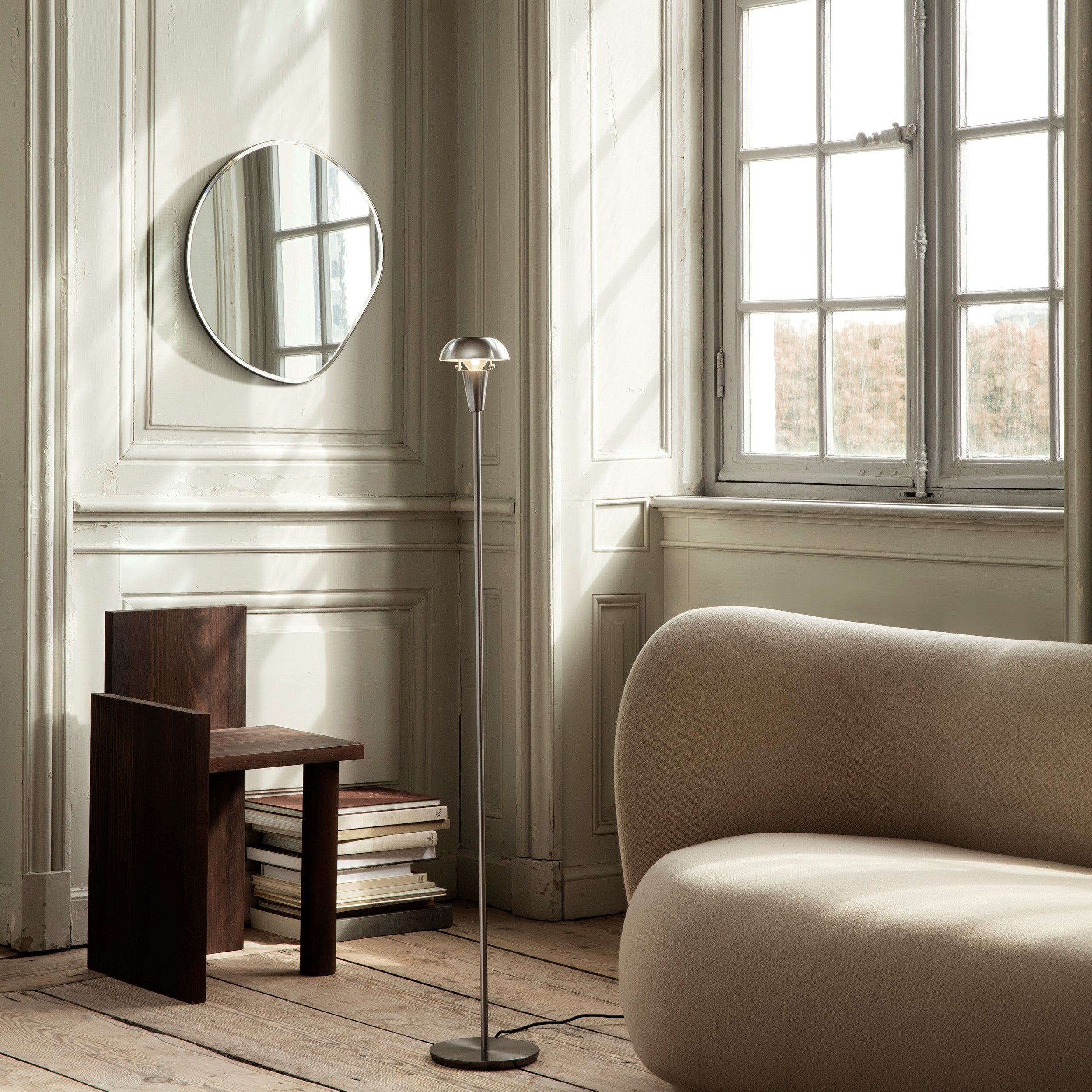 Ferm Living Pond Spiegel - Small - Dark Chrome Frame