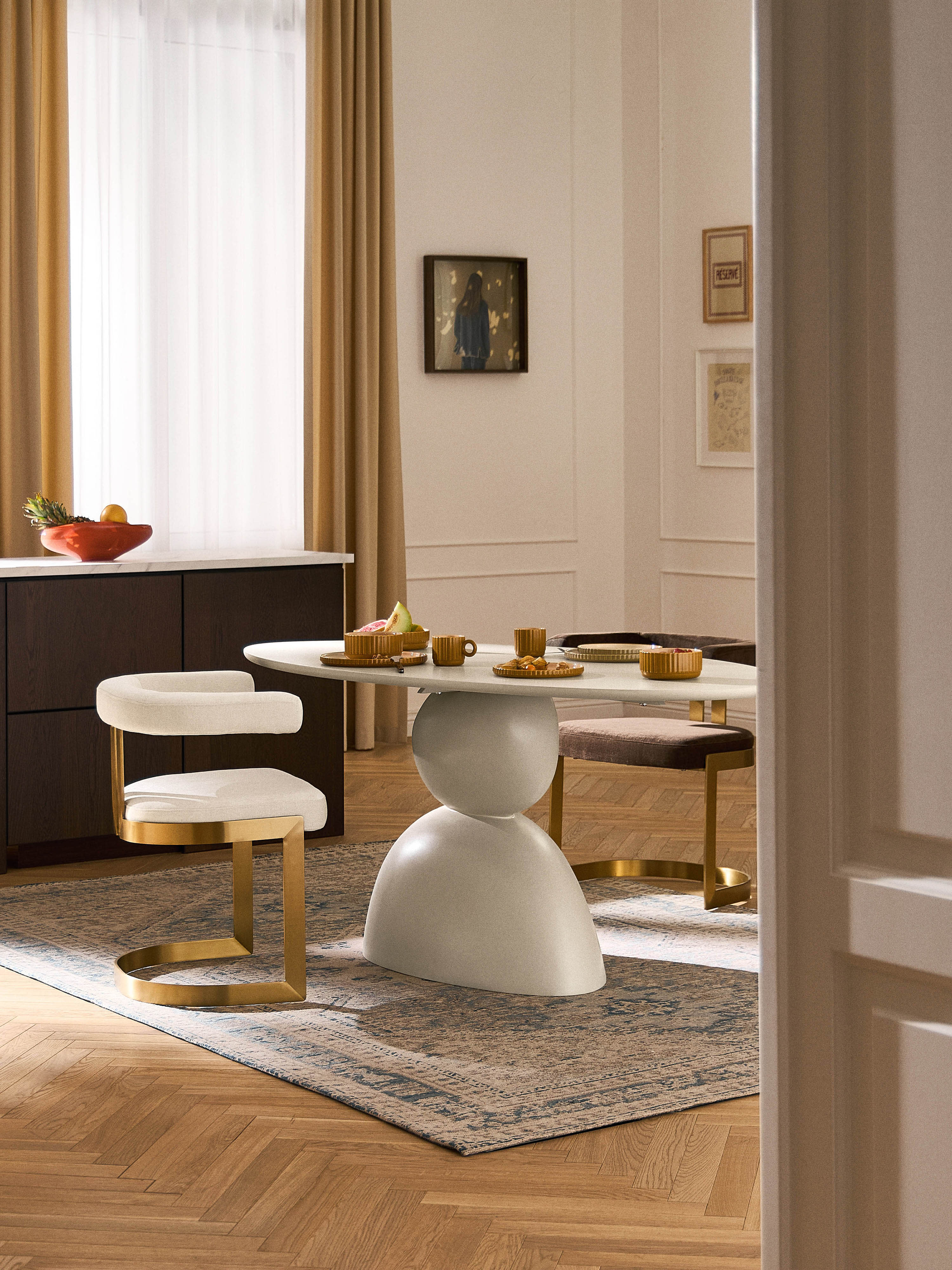 Ovaler Esstisch Sahra mit organischem Design, 180 x 90 cm