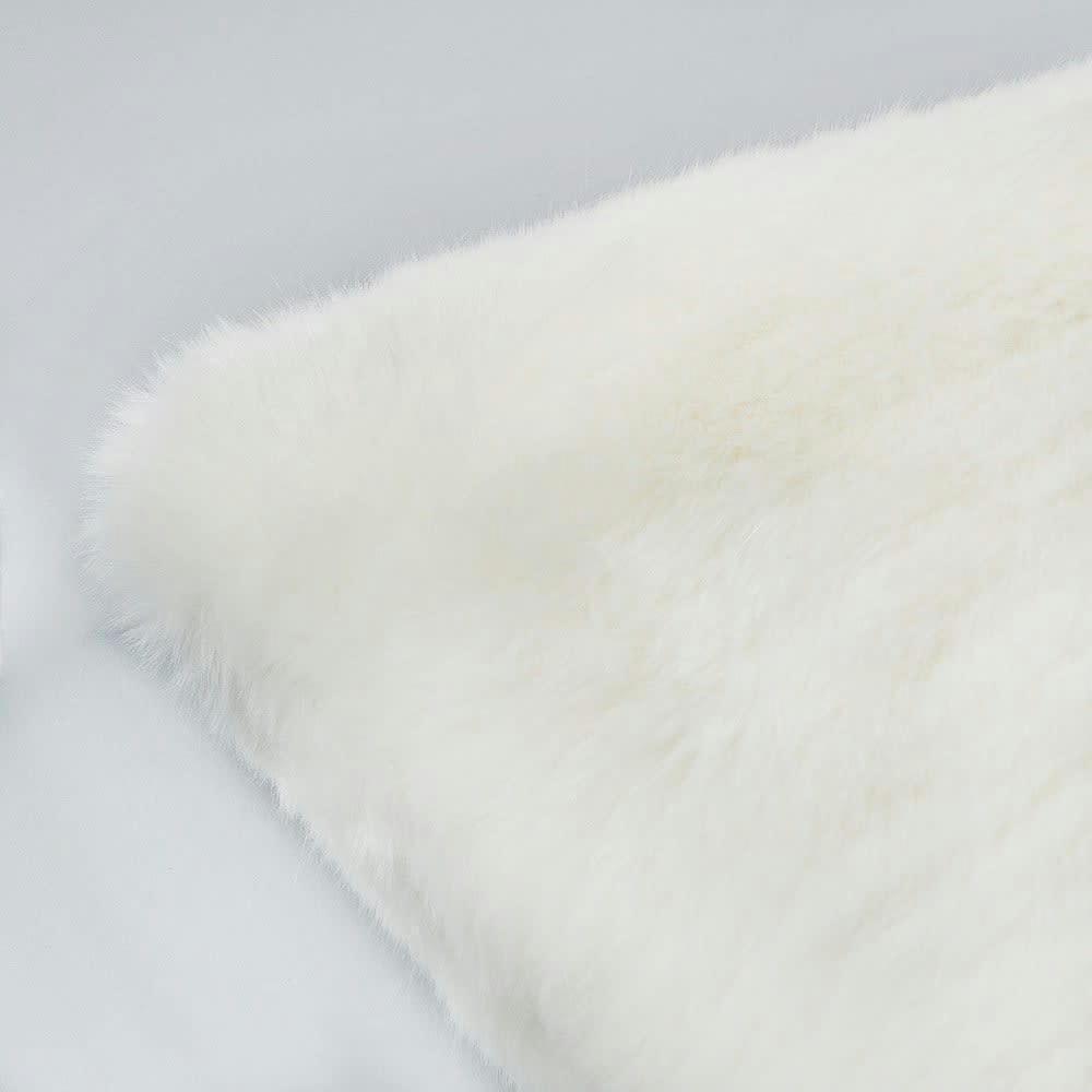 SNOWDON - Coussin imitation fourrure blanche 45x45