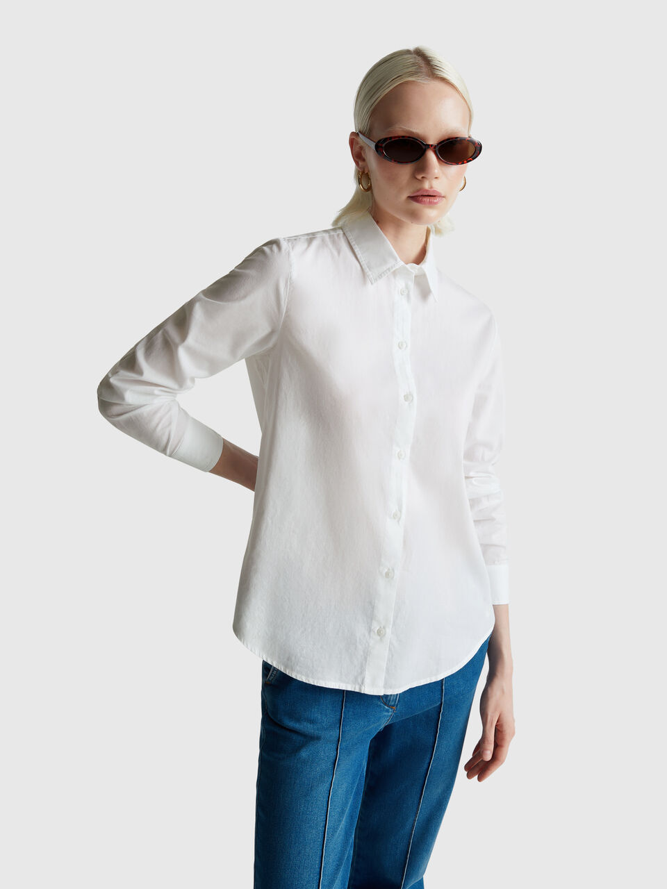 Regular fit shirt in lightweight cotton