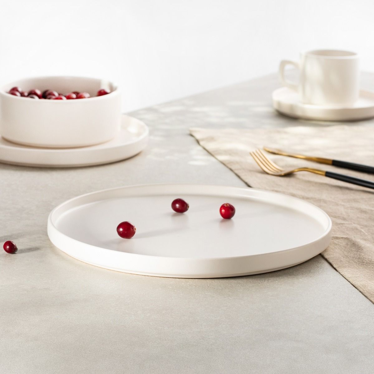 Talerz FAMELIO obiadowy biały 27 cm