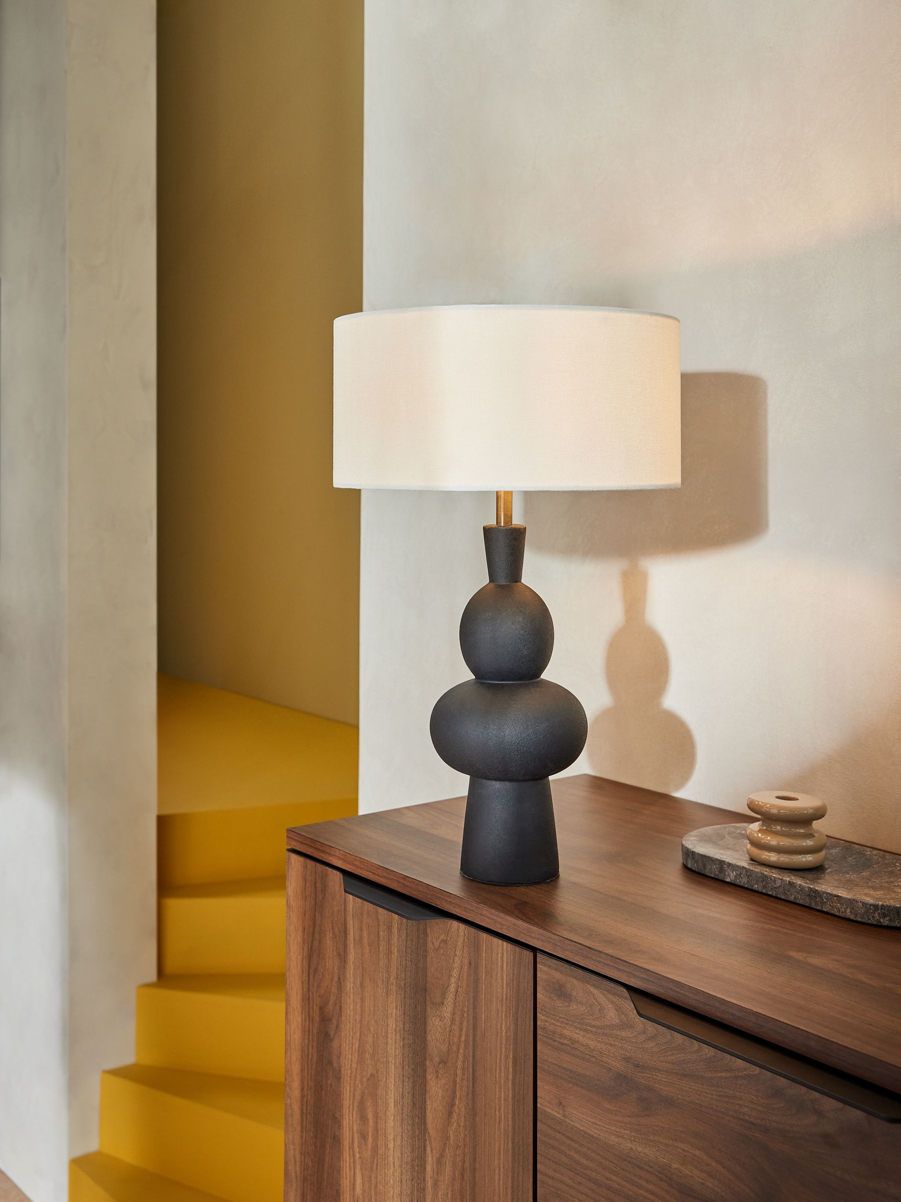 Freyja Ceramic Table Lamp in Black