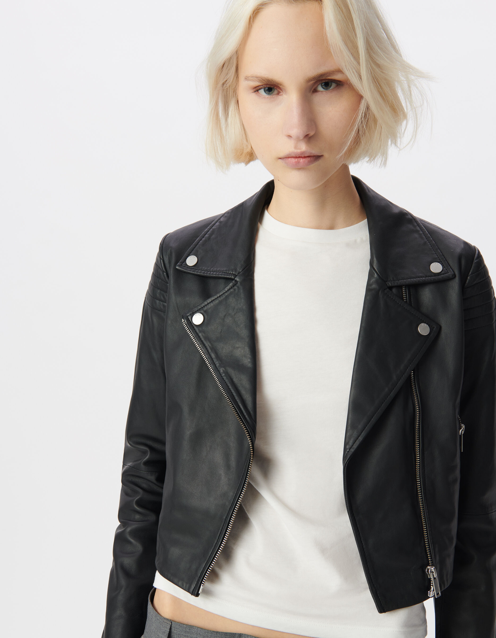 Blouson court noir cuir épaules matelassées Femme