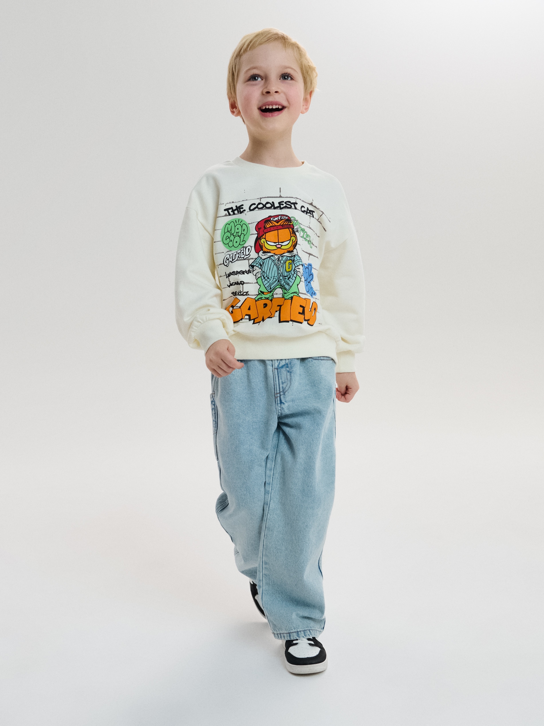 Bluza crewneck z nadrukiem Garfield