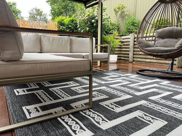 Teyona Charcoal and Ivory Tribal Flatweave Indoor Outdoor Rug