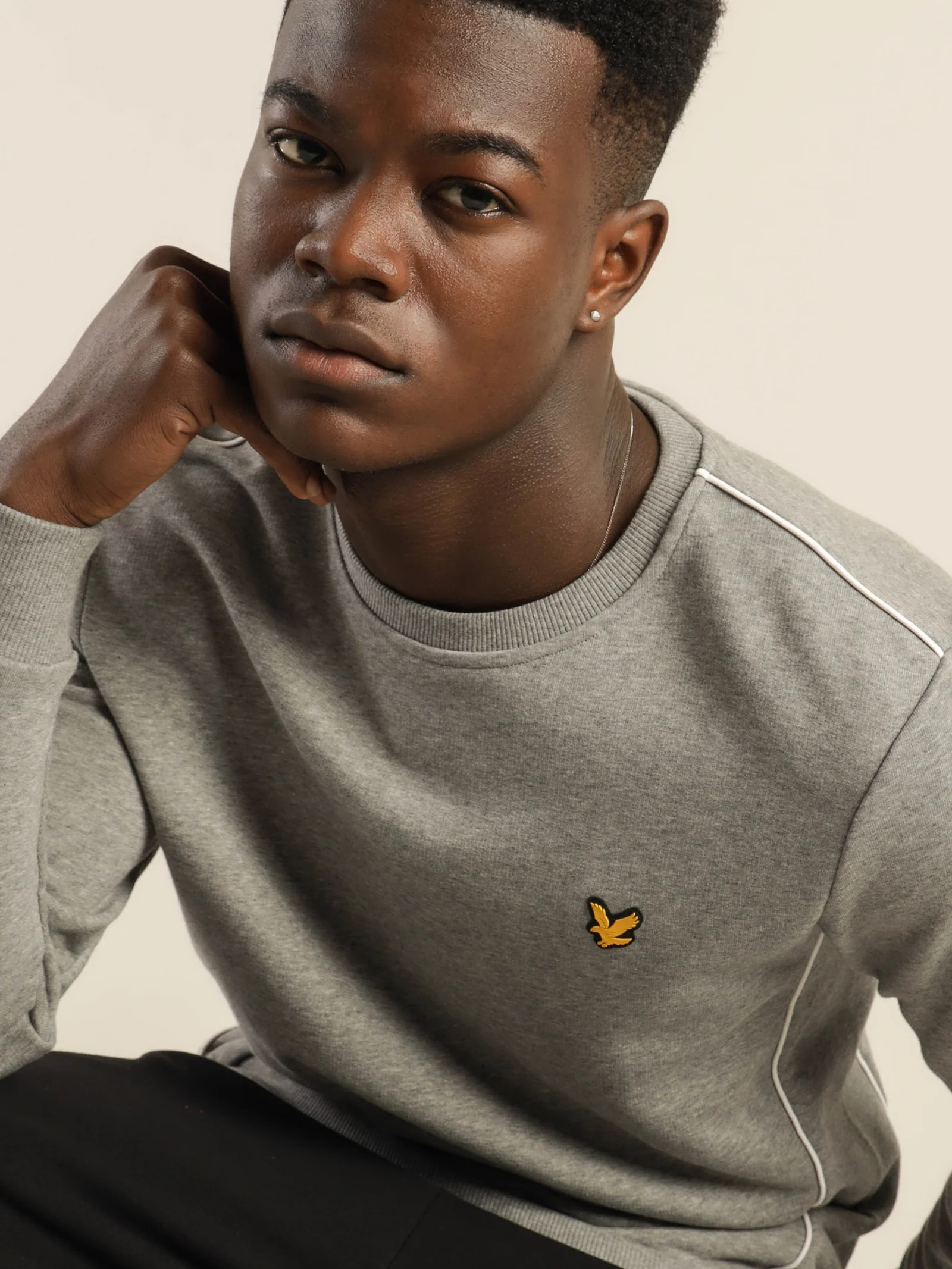Contrast Piping Crew Neck Sweater