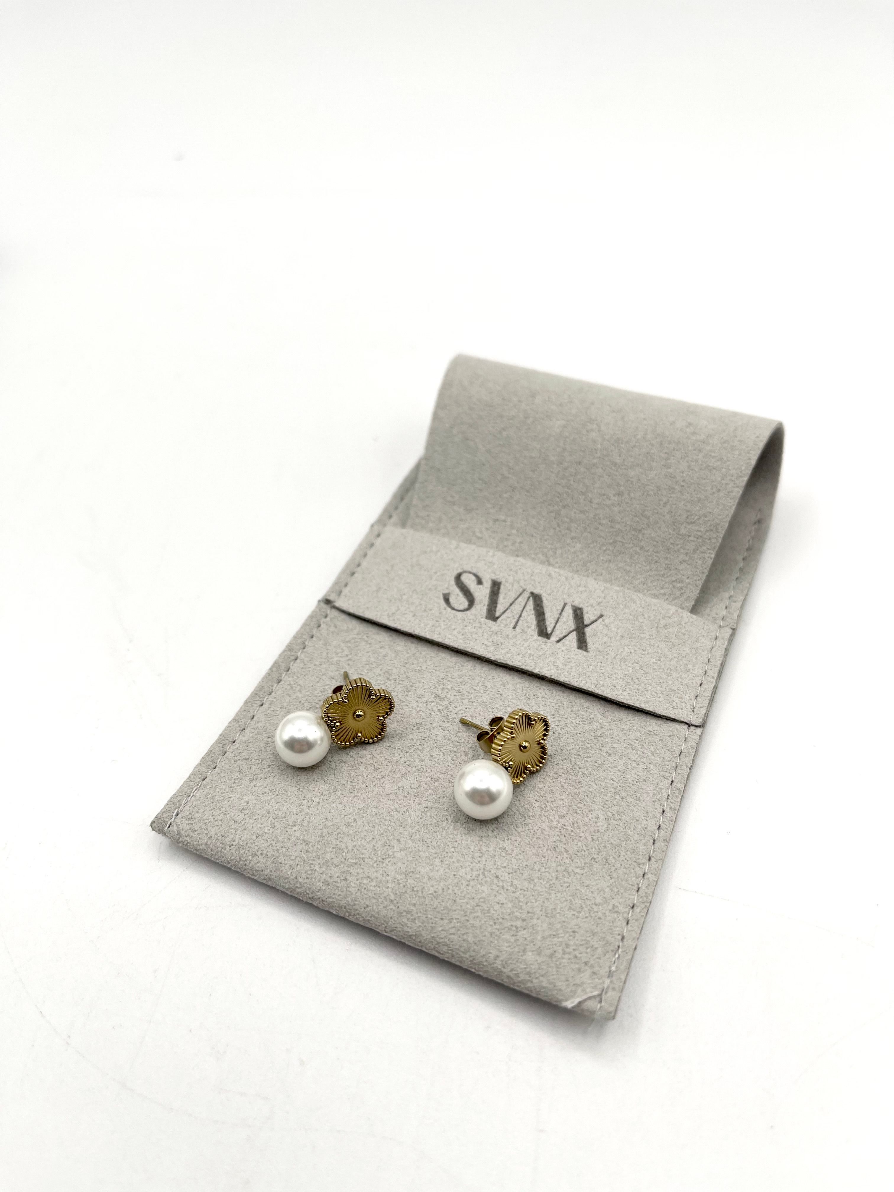 SVNX Floral Pearl Stud Earrings in Gold