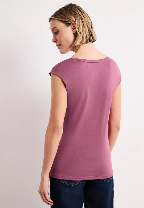 Shirt mit gerundetem V-Ausschnitt