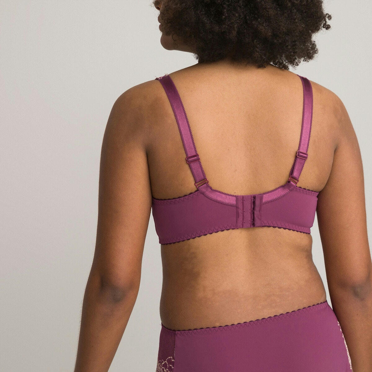 Soutien-gorge emboîtant en dentelle