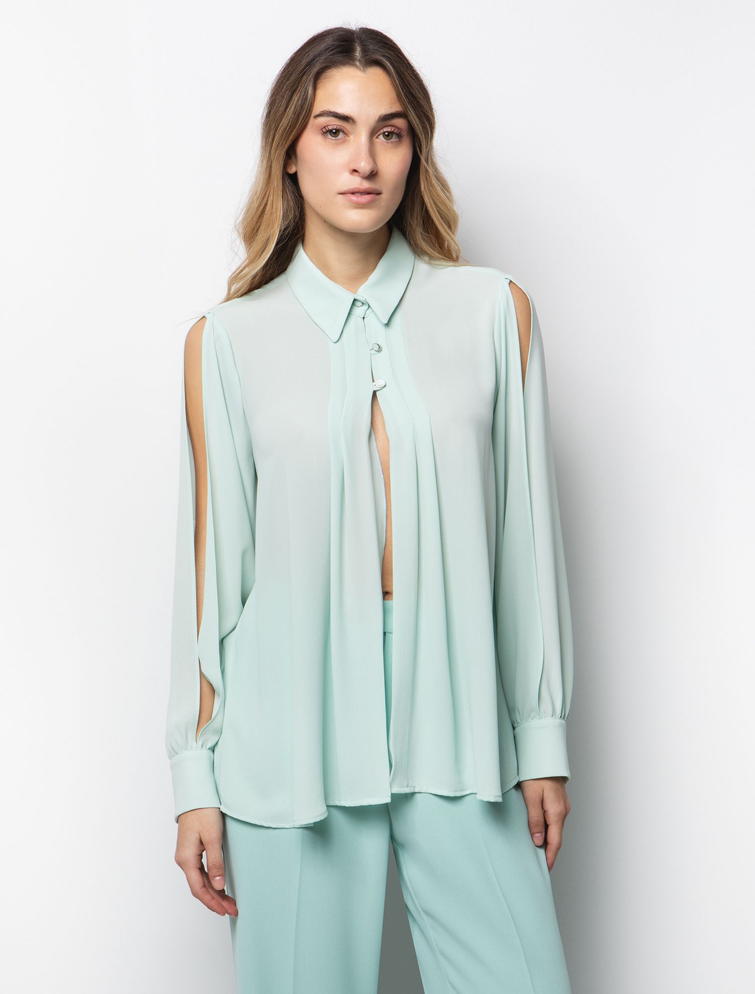 Πουκάμισο με cut out μανίκια