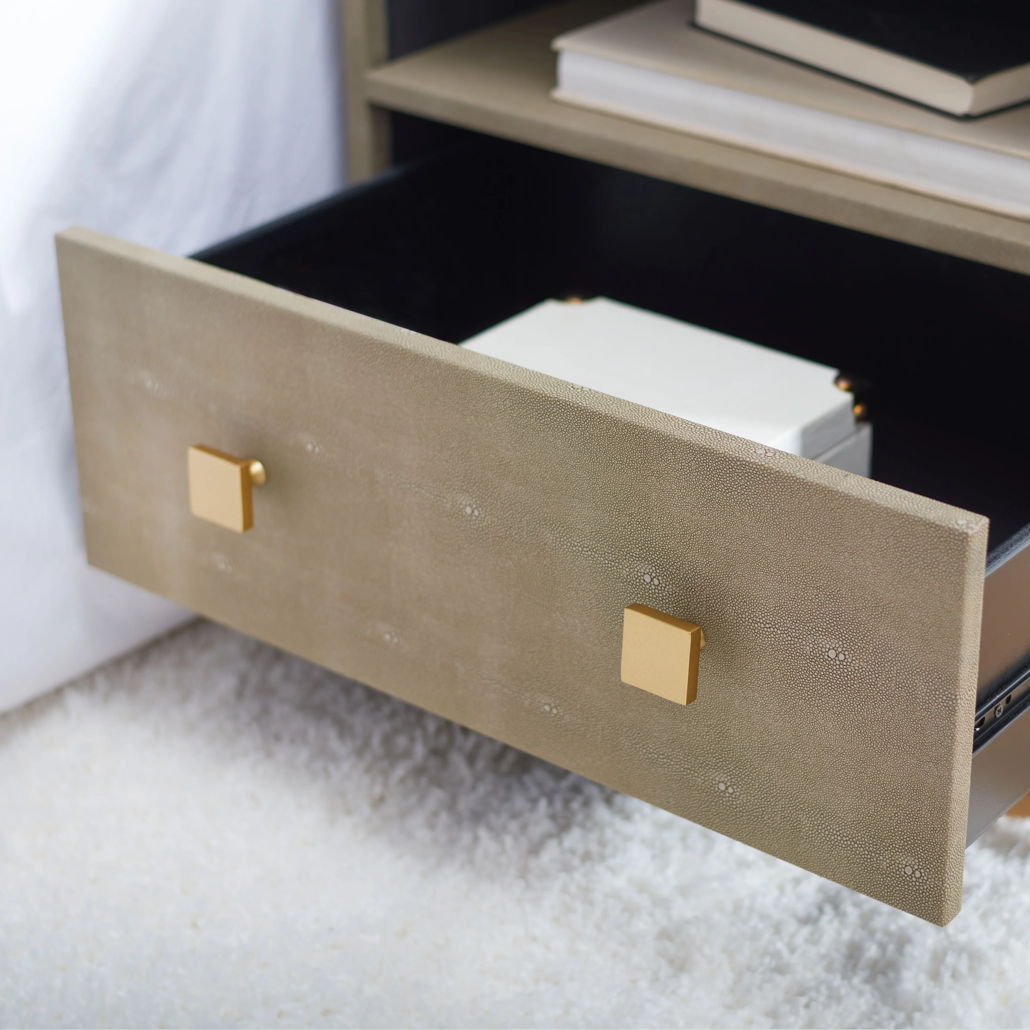 SAFAVIEH Nabihah 1-Shelf 1-Drawer Accent Table Nightstand