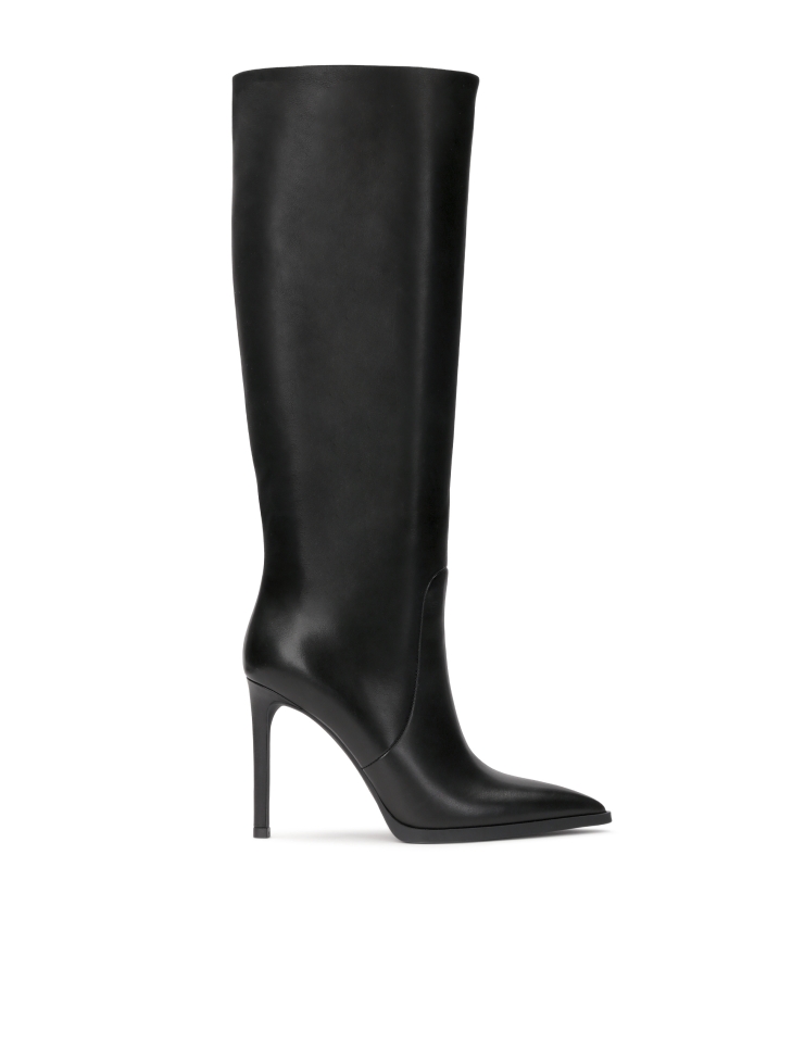 Elegant black leather boots