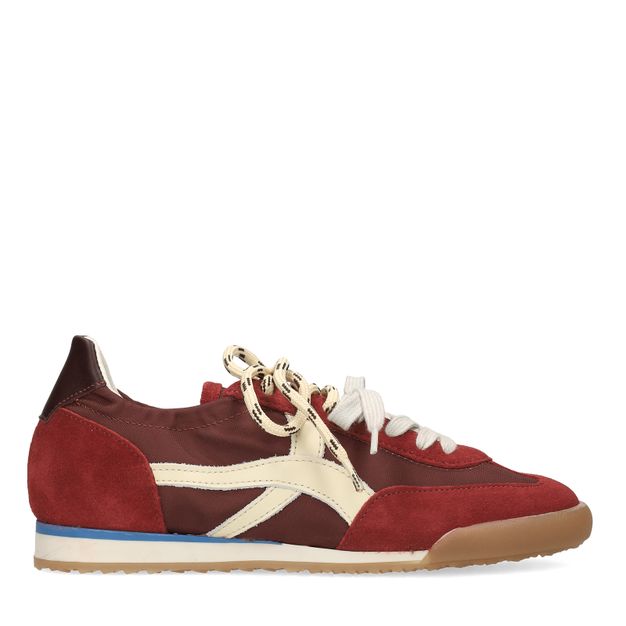 Bordeaux rode suède sneakers met dubbele veters