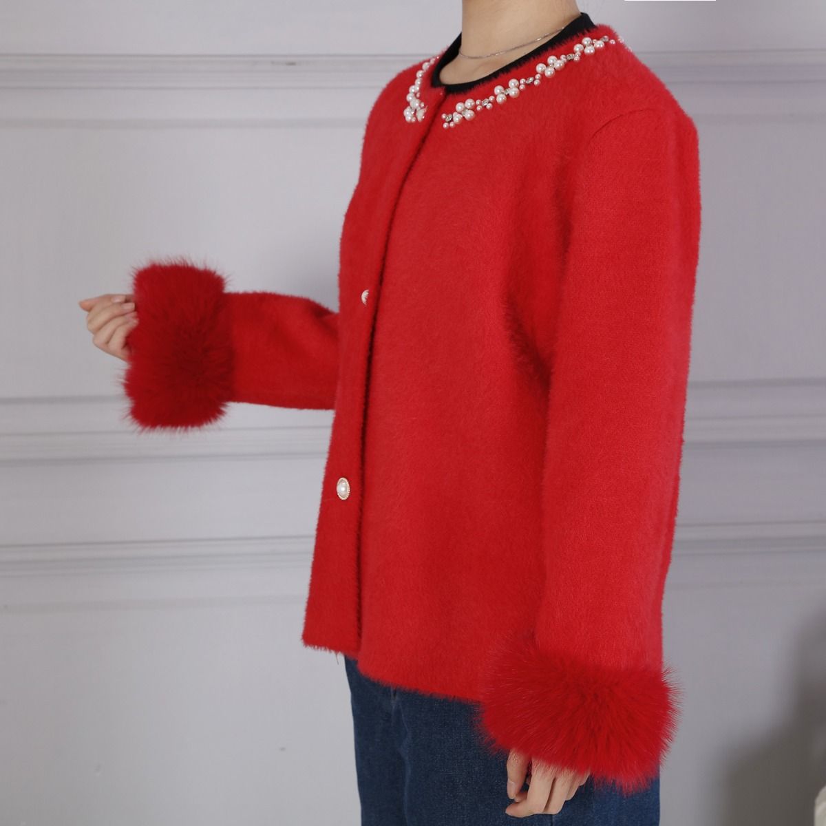 PEACH ACCESSORIES Faux Fur Cuffs and Pearlies Details Cardigan