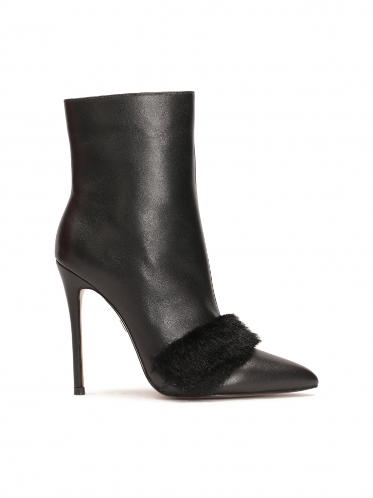 Black boots with fur strap