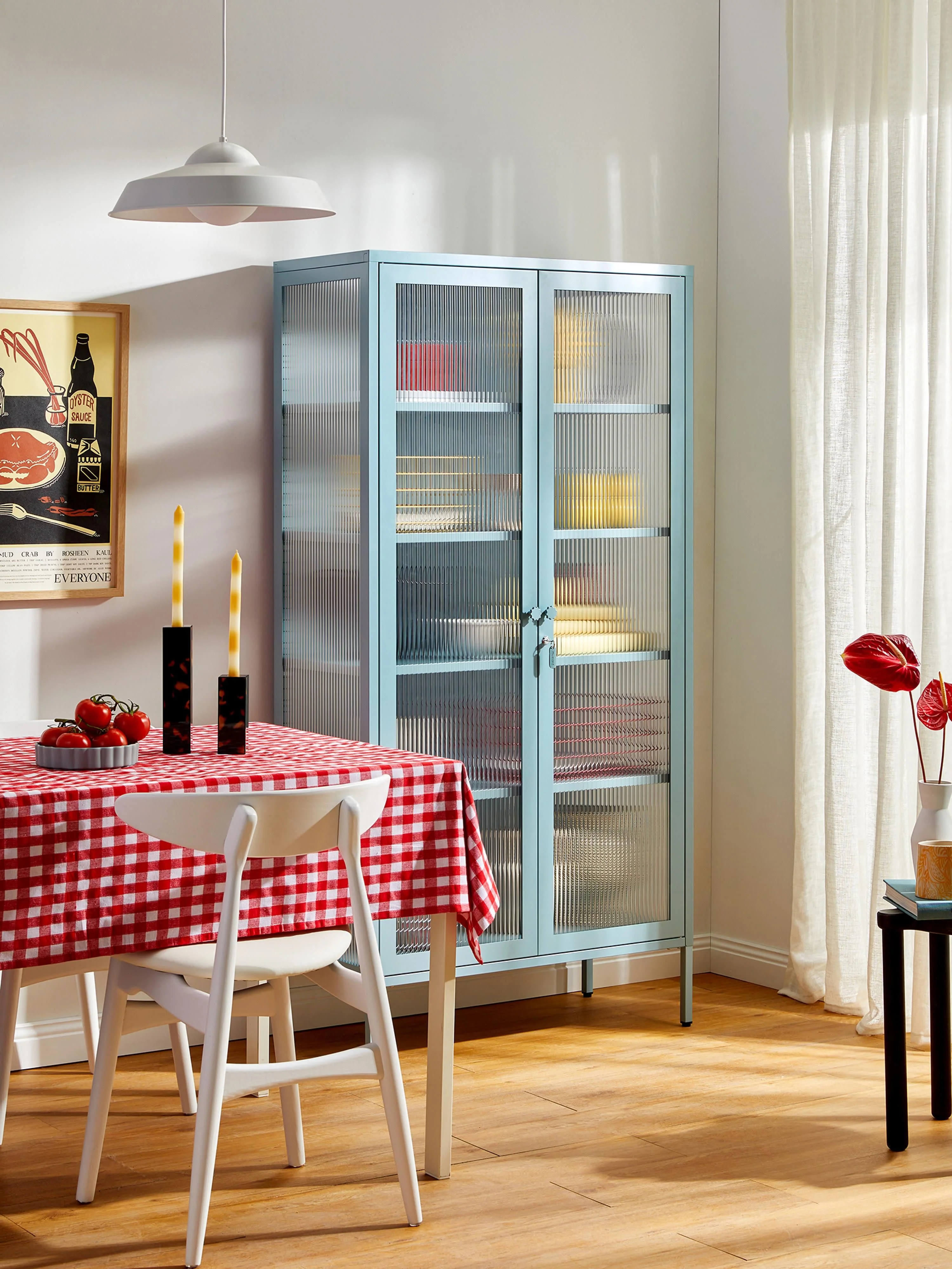 Metall-Vitrine The Collector mit geriffeltem Glas