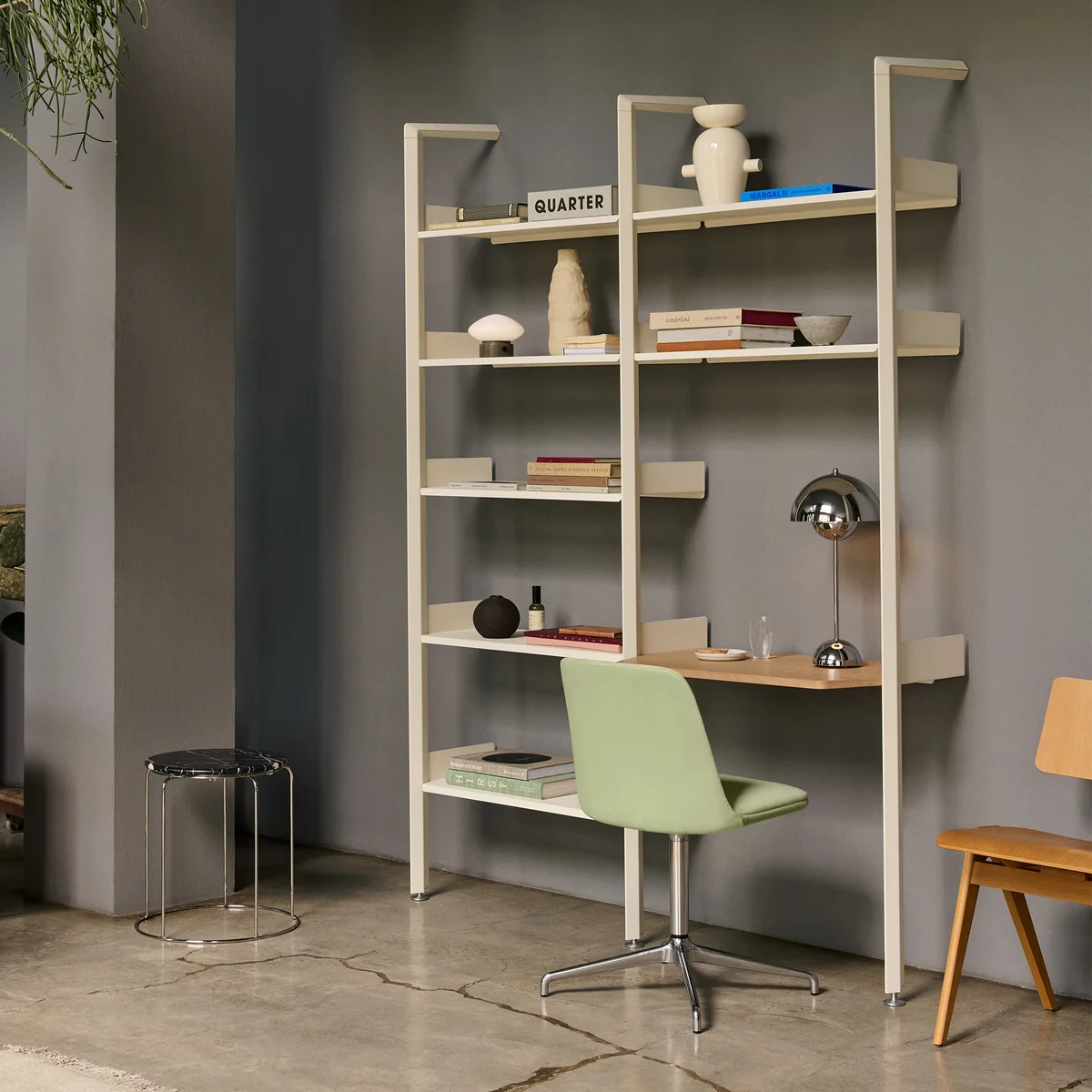 &Tradition - Rombe Konfiguration B Regal mit Schreibtischplatte