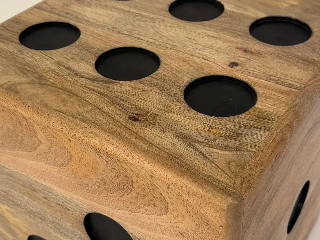 Hocker Akazie