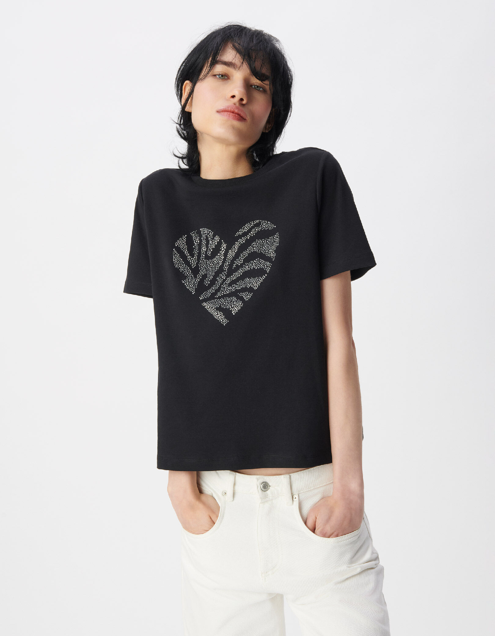 Tee-shirt manches courtes noir motif cœur clouté Femme