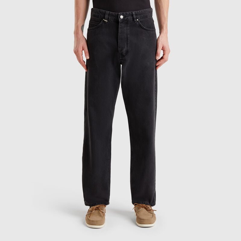 Relaxed fit jeans