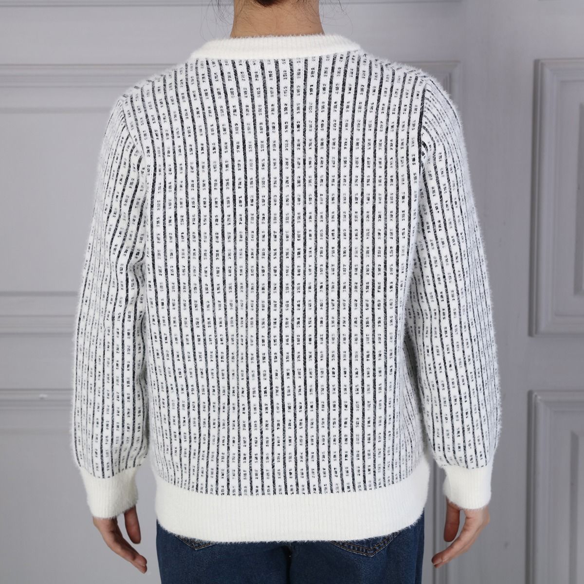 PEACH ACCESSORIES Striped Cardigan with Gold-Trimmed Pearl