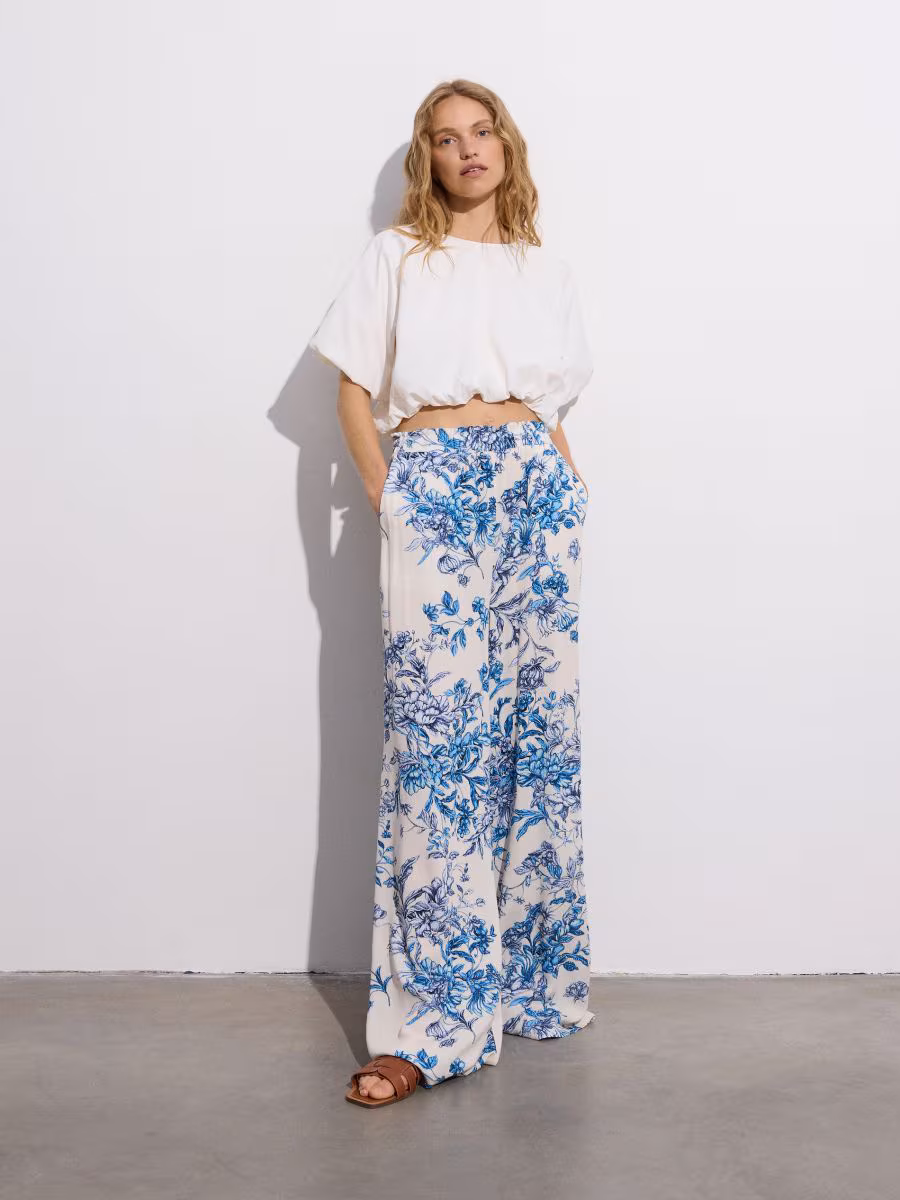Cropped Blouse With Puff Sleeves