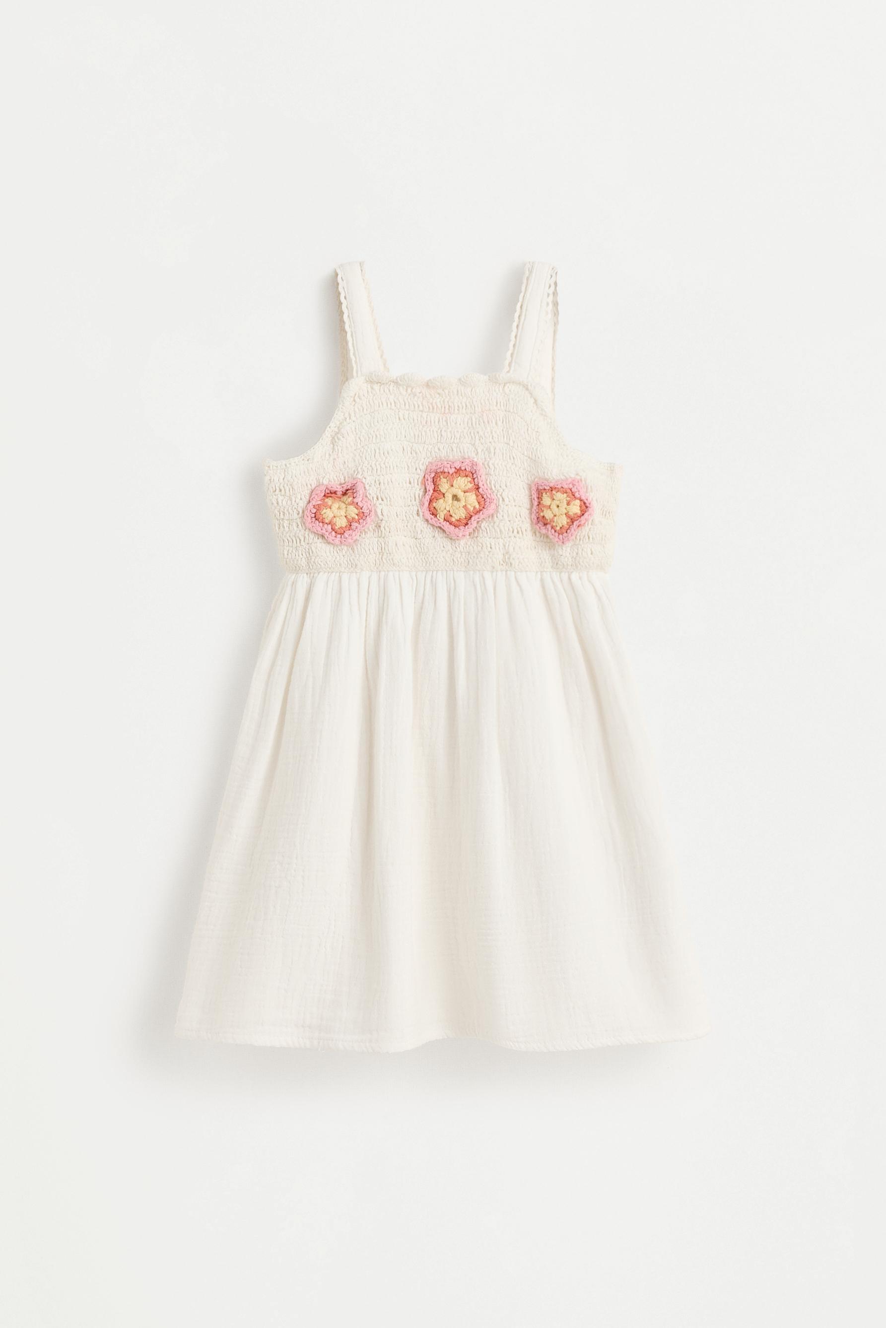 Vestido flores de crochet