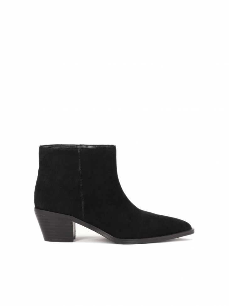 Suede boots with low wide upper
