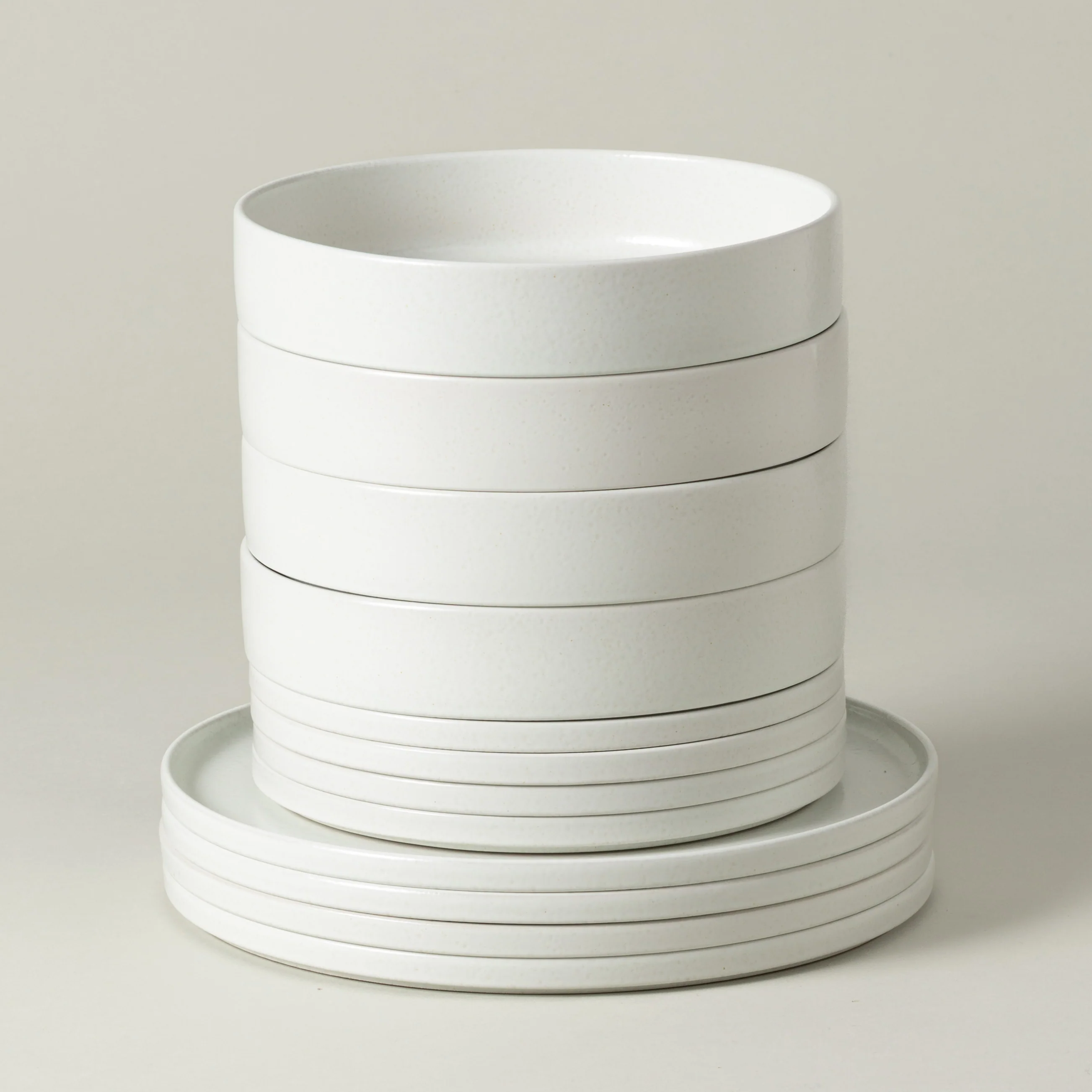 12-Piece Dinnerware Set with Soup/Pasta Bowl Redonda