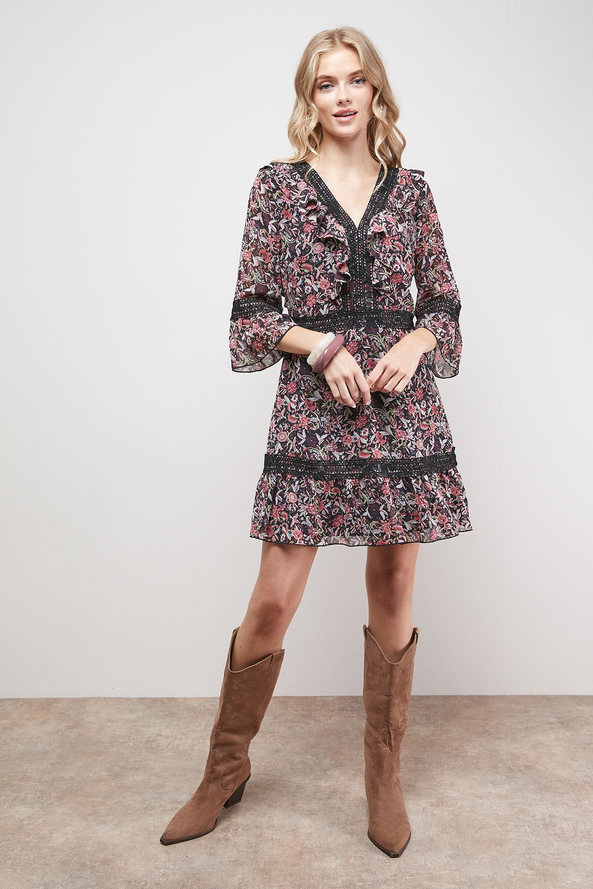 Oasis Printed Lace Detail V Neck Ruffle Mini Dress
