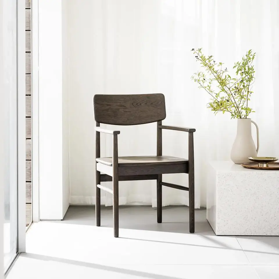 Rowico Home Maidstone Eikenhouten Eetkamerstoel met Armleuning - Donkerbruin