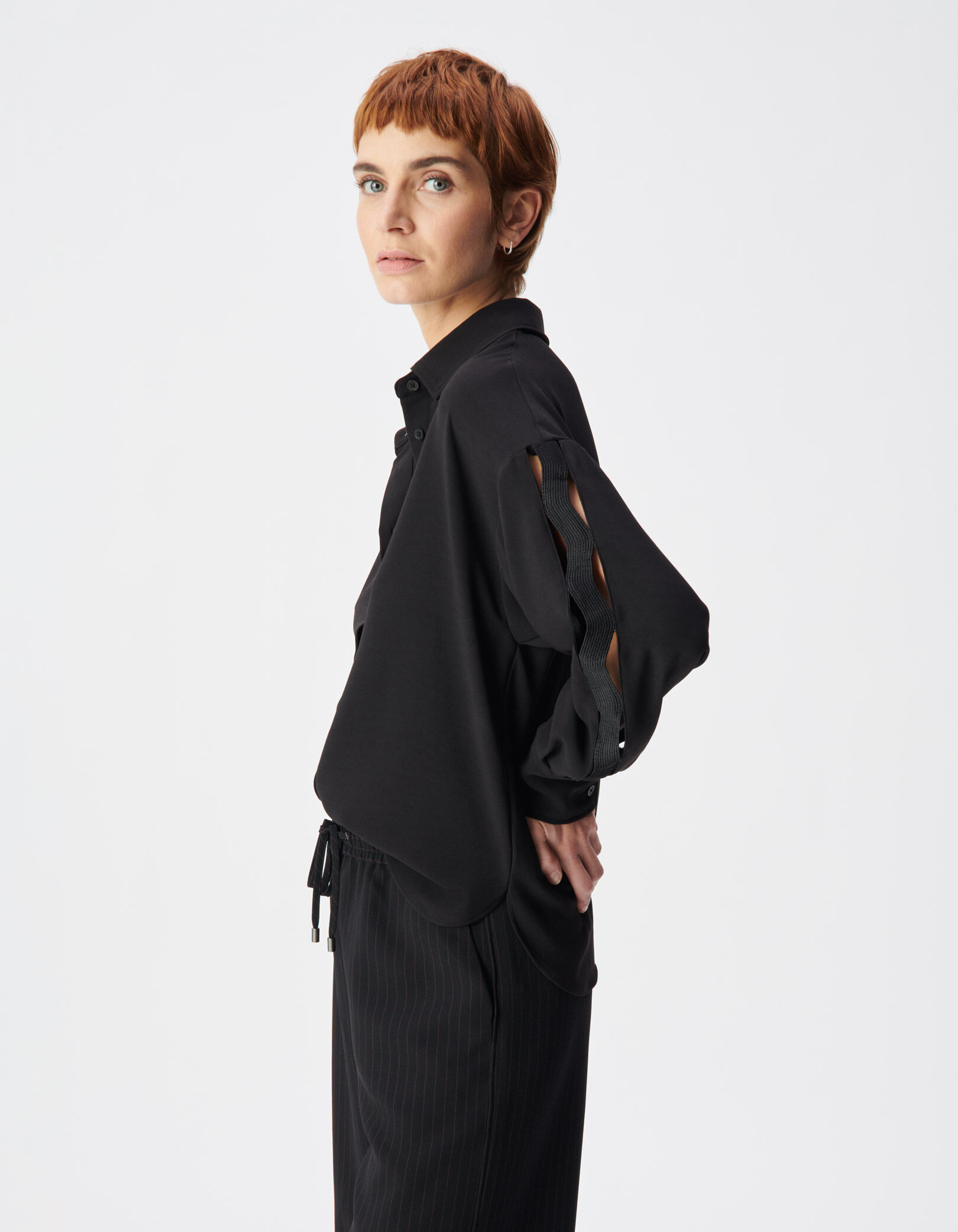 Chemise noire manches longues ajourées Femme