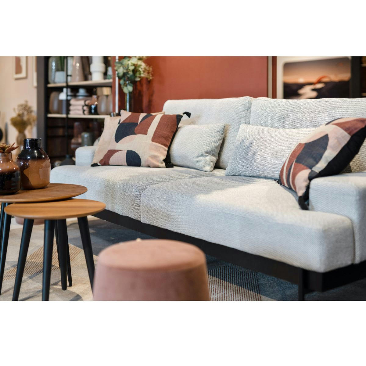 YOKO - Canapé 2 places tissu gris design et pieds métal noir mat