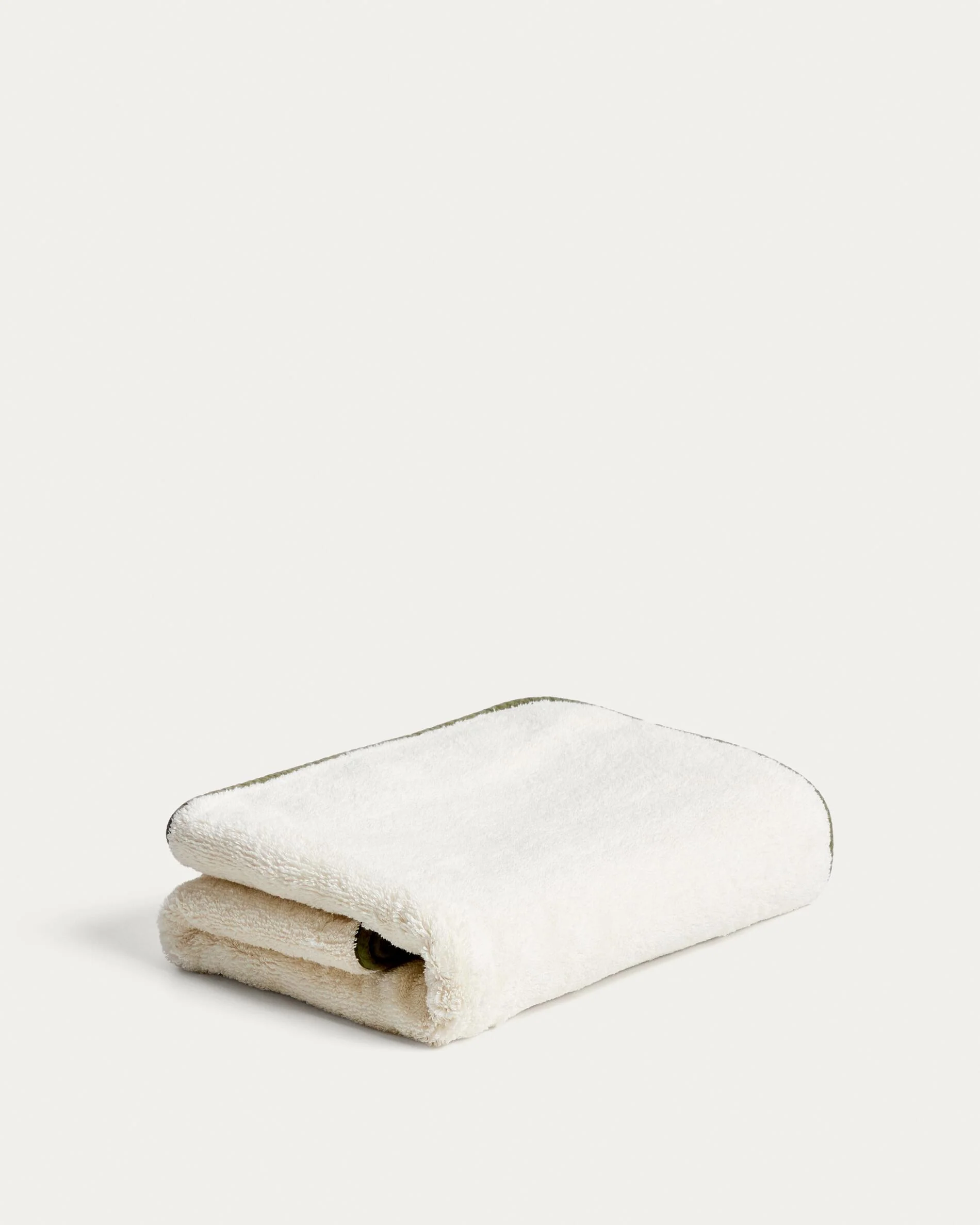 Sedora 100% cotton towel with green contrast detail 70 x 140cm