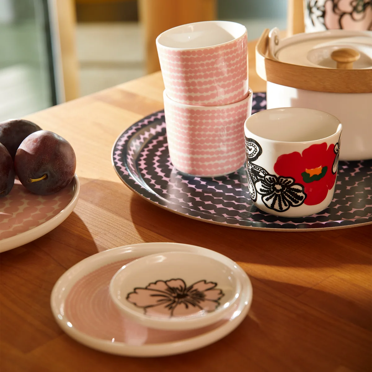 Marimekko - Räsymatto Tablett rund Ø 31 cm, schwarz / weiß