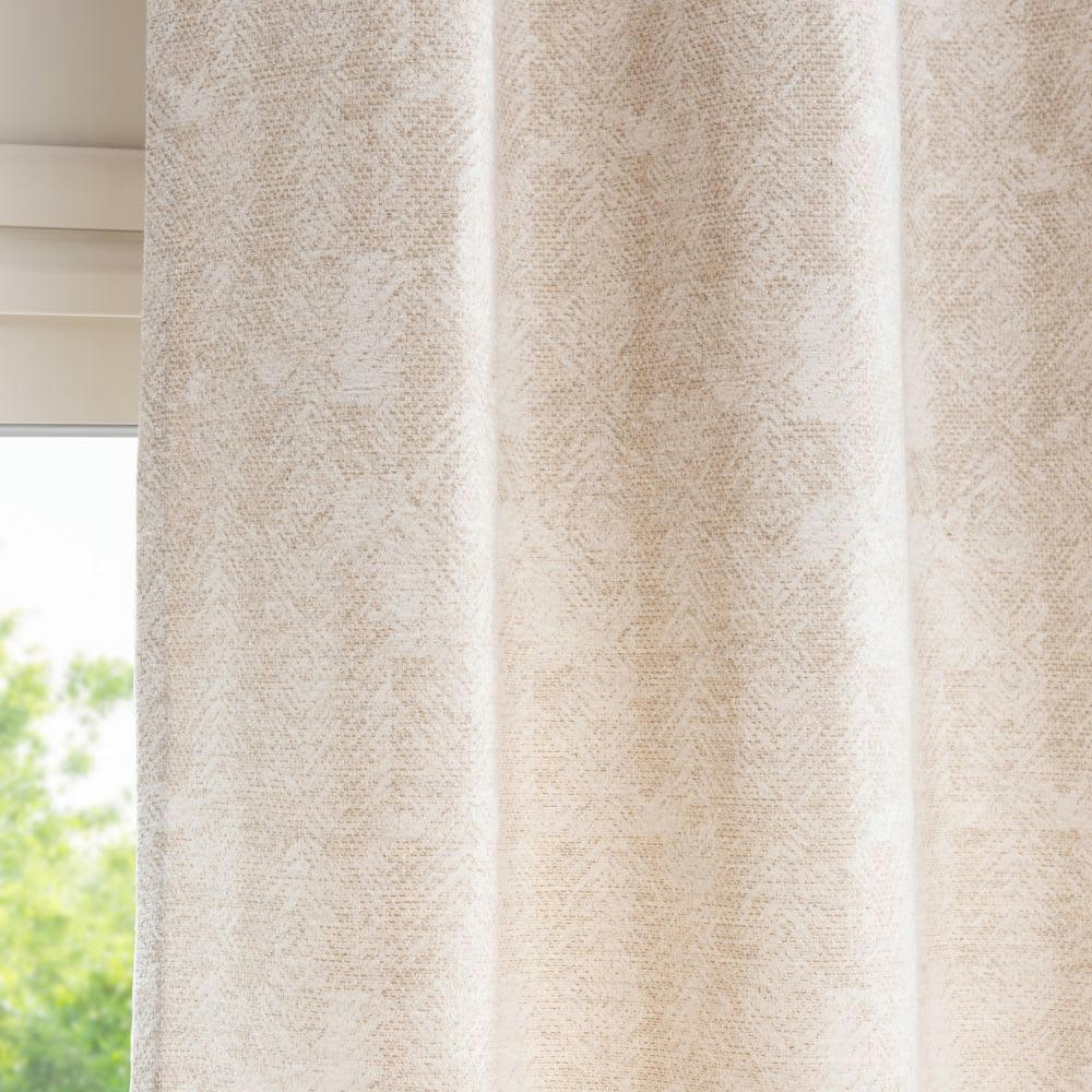 ISSOIRE - Rideau à œillets tissé jacquard écru à l'unité 133x300