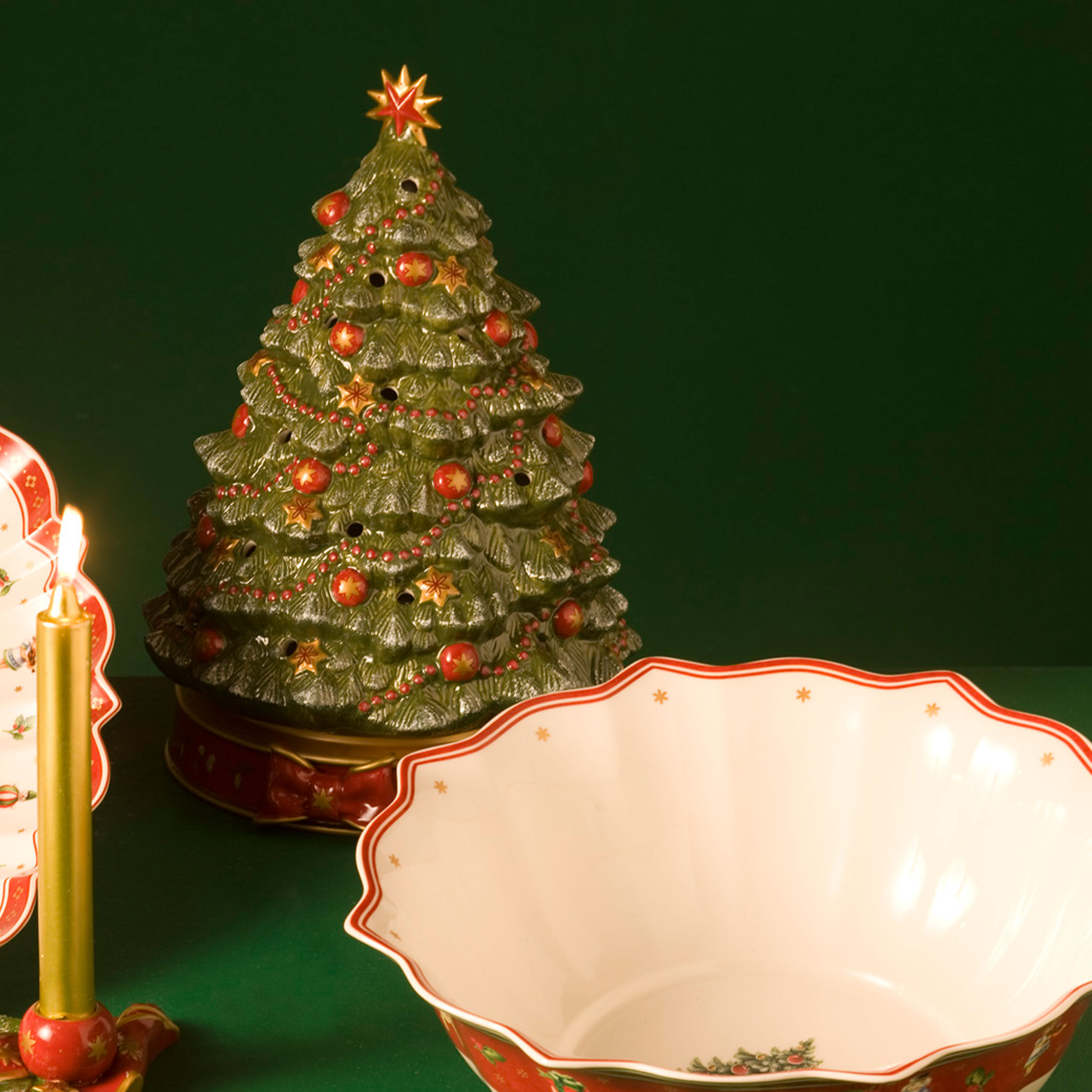 Toy's Delight Christmas music box - Green, 9.3'' x 7.9'' x 13''