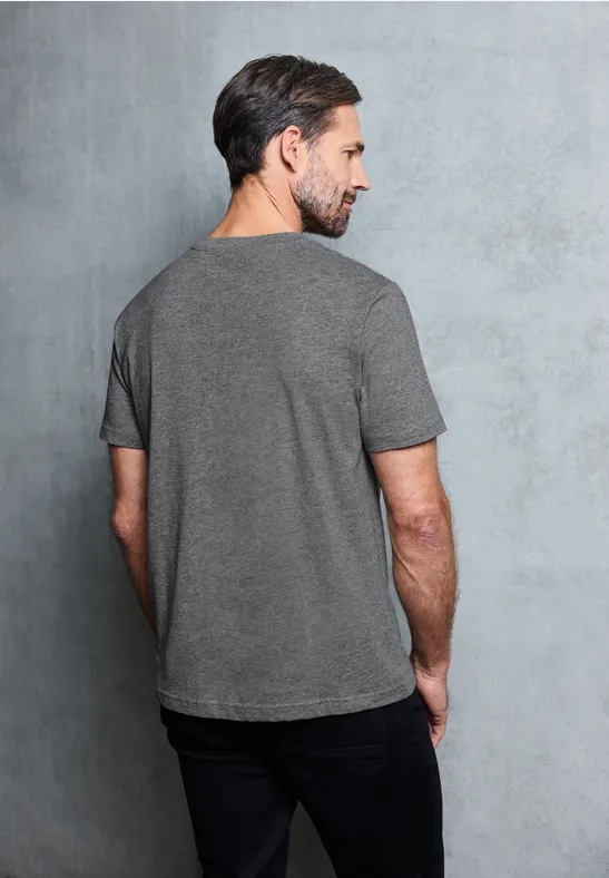 Basic T-Shirt mit Chestprint