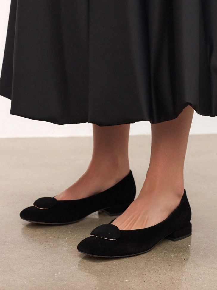 Suede ballerinas with flat heels