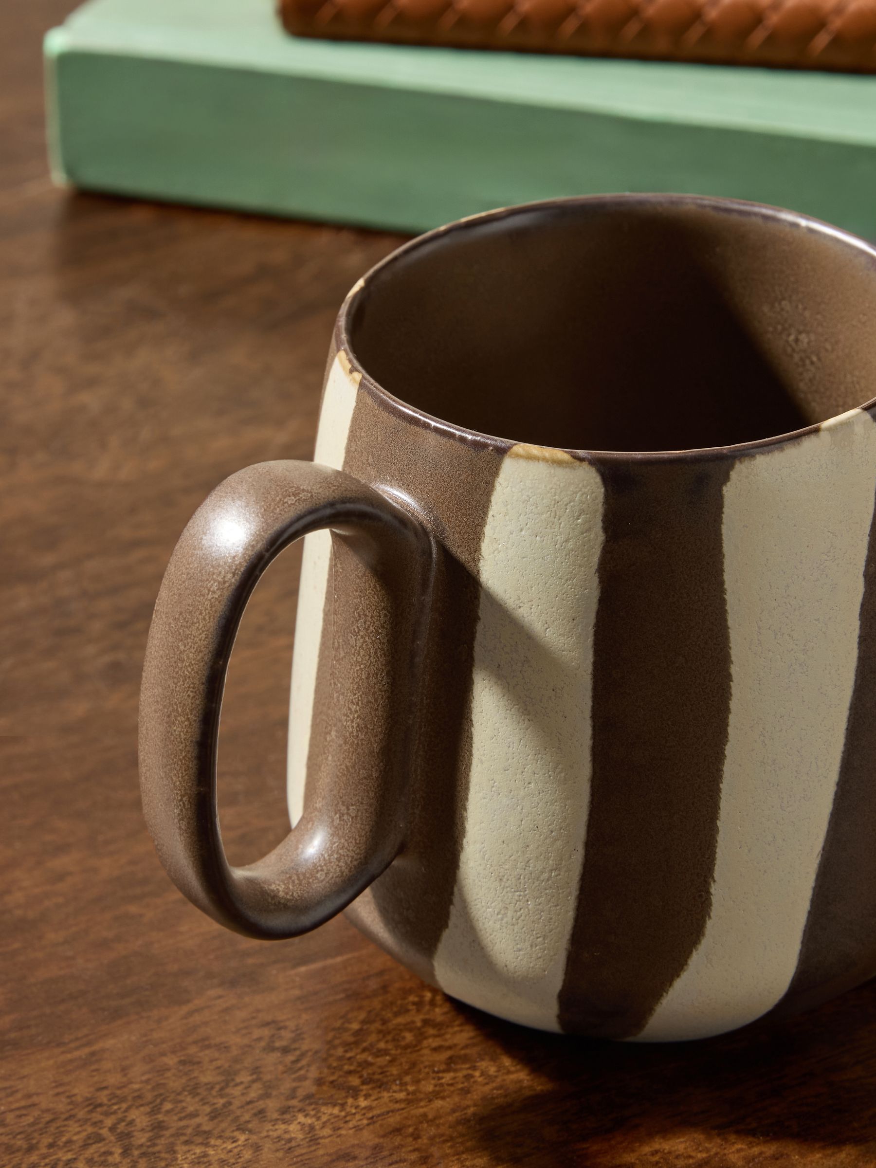 Set of 4 Mafalda Mugs in Brown