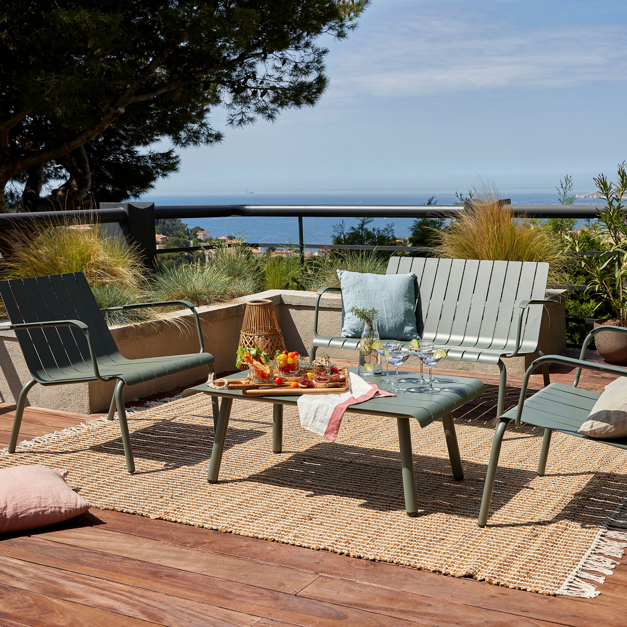 PARADOU - Salon de jardin en aluminium - vert cèdre (3 places)