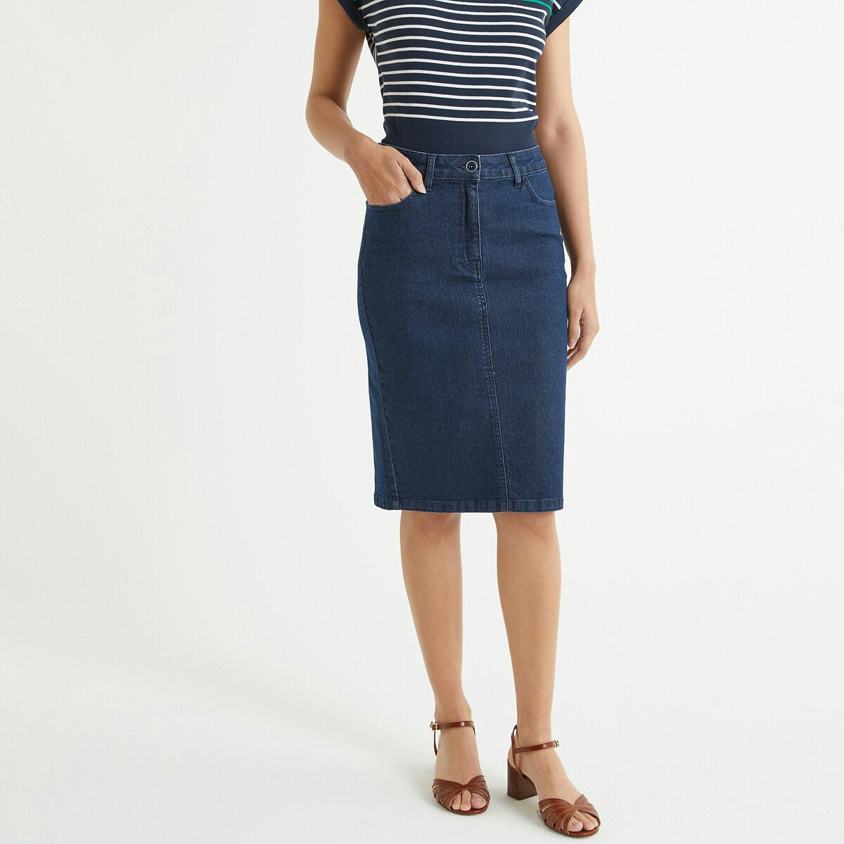 Jupe droite en denim stretch, mi-longue