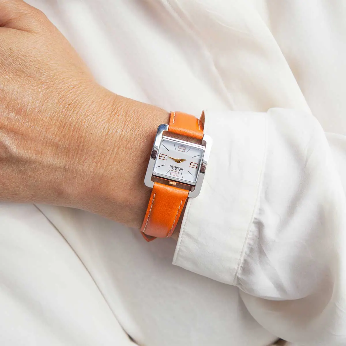 Ve AVENUE – QUARTZ – ACIER & ORANGE